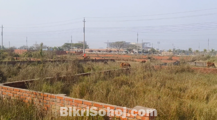 বসুন্ধরা P- block এ ৩ কাঠার দক্ষিণমুখী প্লট বিক্রয়